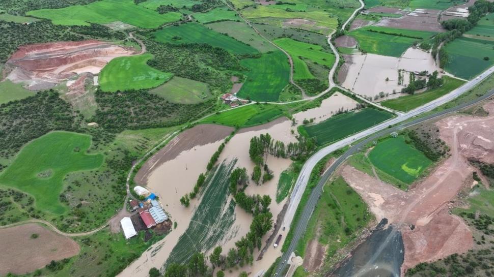 Tokat'ta eğitime sel engeli: 10 okulda öğleden sonra tatil edildi