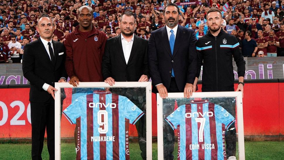 Trabzonspor'da Nwakaeme ve Edin Visca'ya plaket!