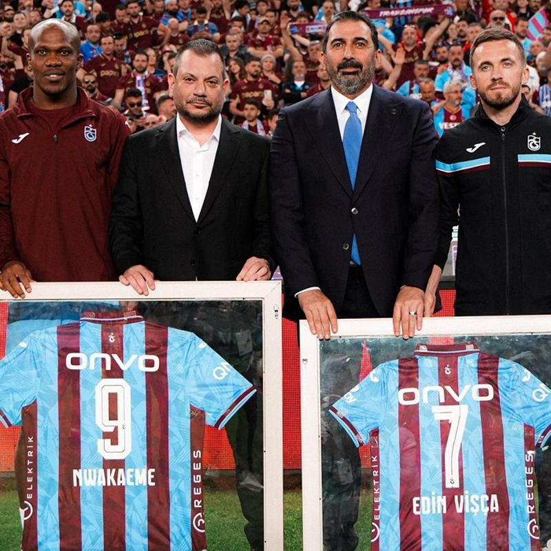 Trabzonspor'da Nwakaeme ve Edin Visca'ya plaket!