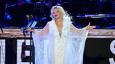 Emel Say�n'dan ezber bozan proje: Ye�il�am'�n unutulmaz �ark�lar� yeniden hayat bulacak