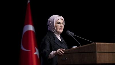 Emine Erdo�an'dan '�ule: Senin Hikayen' dizisi payla��m�