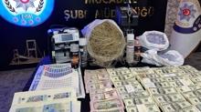 �stanbul'da sahte para ve alt�n operasyonu: 2 g�zalt�