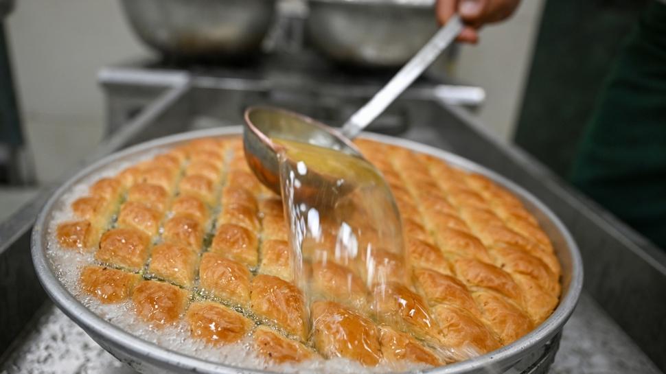 Gaziantepli baklavacılardan 2 püf noktası: Sade yağ ve boz fıstık! 15 yıllık ustadan tüm sırlar