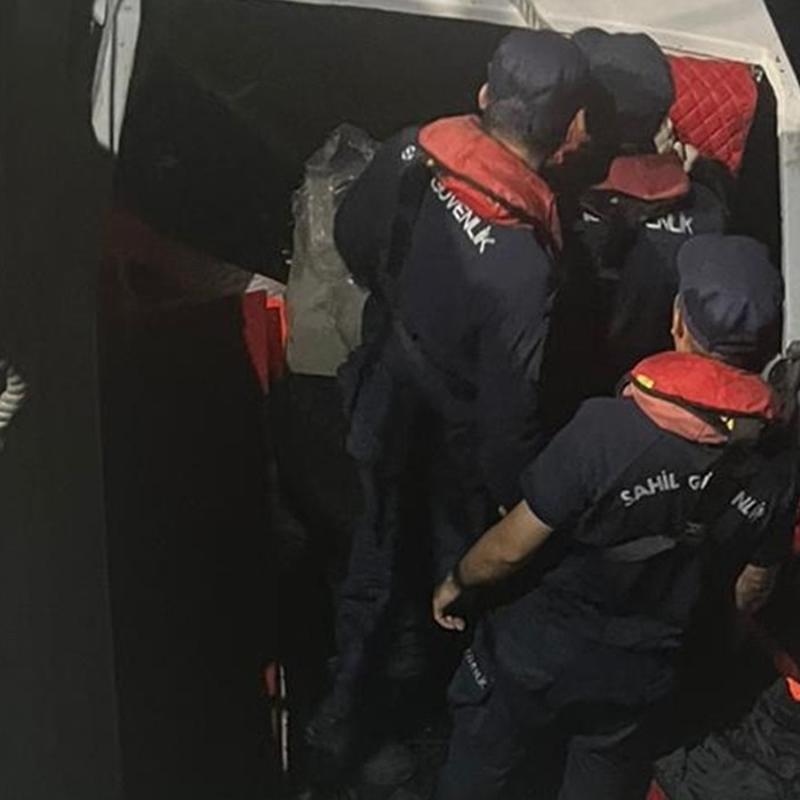 Sahil G�venlik ekiplerinden �zmir'de ka�ak g�� operasyonu