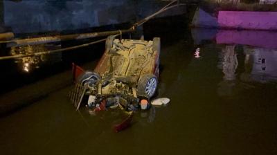 Hatay'da feci kaza: Otomobil su kanal�na u�tu