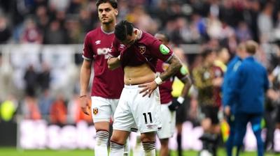 Premier Lig'e veda ettiler! K�kl� kul�p k�me d��t�...