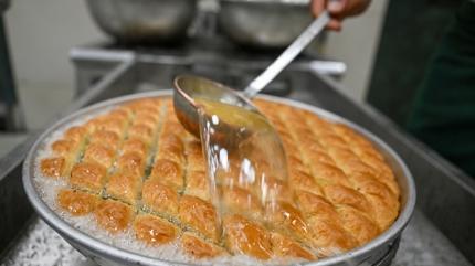 Gaziantepli baklavac�lardan 2 p�f noktas�: Sade ya� ve boz f�st�k! 15 y�ll�k ustadan t�m s�rlar