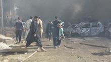 Pakistan'da b�y�k patlama! Onlarca �l� ve yaral� var