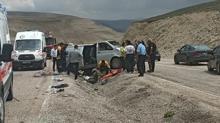 Sivas'ta feci kaza: 1 �l�, 8 yaral�