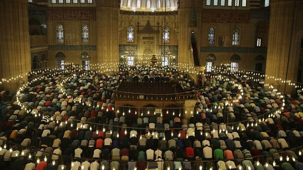 �l il Kurban Bayram� namaz saatleri! �stanbul, �zmir, Ankara, Bursa bayram namaz� saat ka�ta?