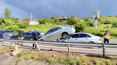 �orum'da korkutan zincirleme kaza... Ara�lar �st �ste ��kt�