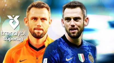 D�nya y�ld�z� stoper! S�per Lig devinden Stefan de Vrij hamlesi