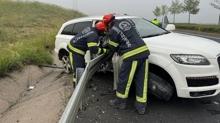 L�ks ara�tan sa� ��kamad�: Kontrolden ��kt�, bariyerlere �arpt�