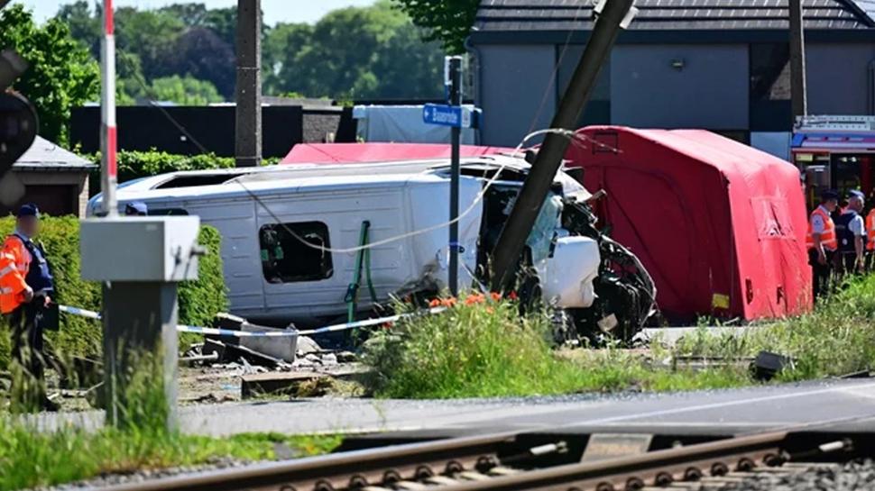 Belçika'da tren faciası! Çok sayıda ölü ve yaralı var