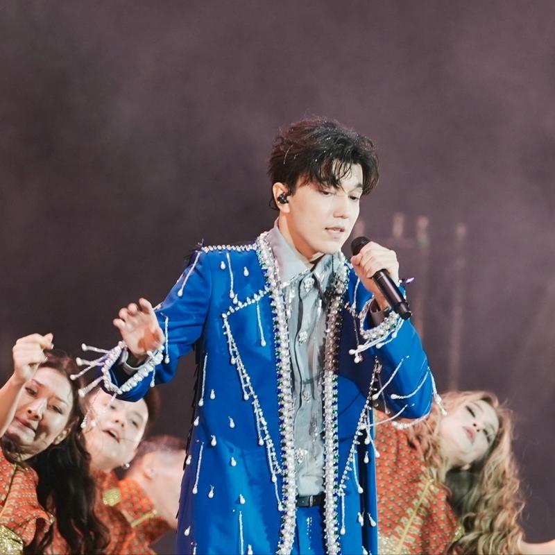 Dimash �stanbul'u �s�tt�
