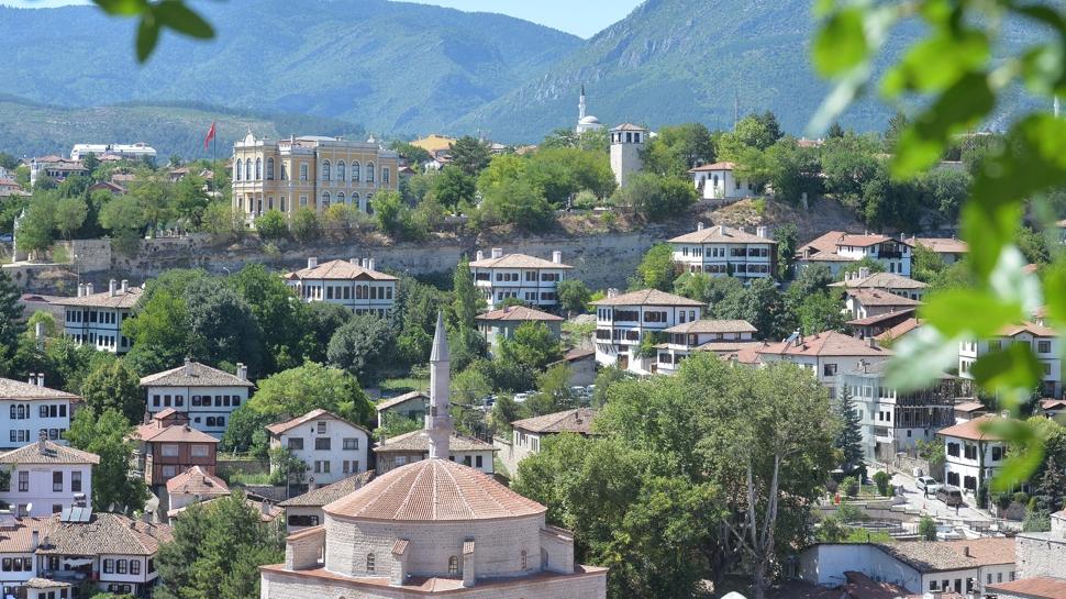 Karadeniz'in sakl� g�zelli�i! Tarihi sokaklar� ve e�siz manzaras�yla Amasra ilgi oda�� oldu