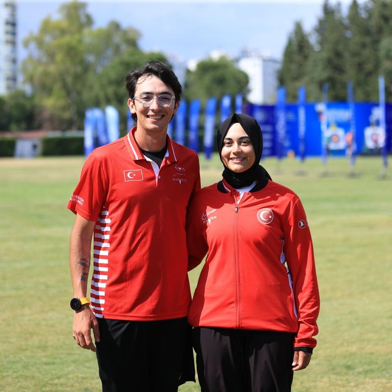 Mete Gazoz'dan Elif Berra G�kk�r �vg�s�! '�ok iyi bir sporcu'