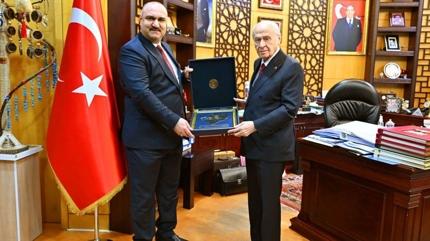 MHP Genel Ba�kan� Bah�eli, Kerk�k Valisi A�a'y� kabul etti