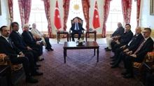 27 May�s darbesinin y�ld�n�m�nde anlaml� kabul! Ba�kan Erdo�an, Menderes'in ailesiyle bir araya geldi