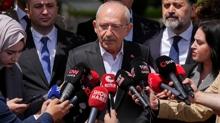 K�l��daro�lu sessizli�ini bozdu! Kurultaya �artl� sinyal