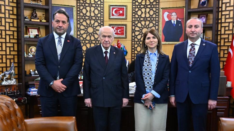 Bahçeli, partisinin siyasi partilerle bayramlaşan heyetlerini kabul etti