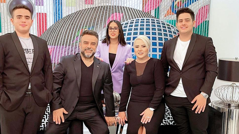 Bayram kalabalık aile demek