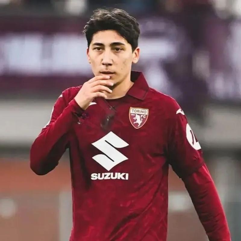 Sar�-k�rm�z�l�larda fla� geli�me... Eski Be�ikta�l�, Galatasaray yolunda!