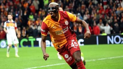 Osimhen'den alk�� toplayan hareket! Yard�m �a�r�s�na destek verdi...