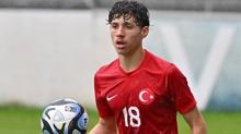 Vatan �zcan'dan A Milli Tak�m mesaj�!  De�i�mez sol bek olmak istiyorum 