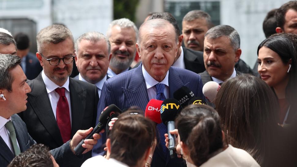 Ba�kan Erdo�an cumay� Ayasofya'da k�ld�! '�stanbul bir ba�ka g�zel olacak'
