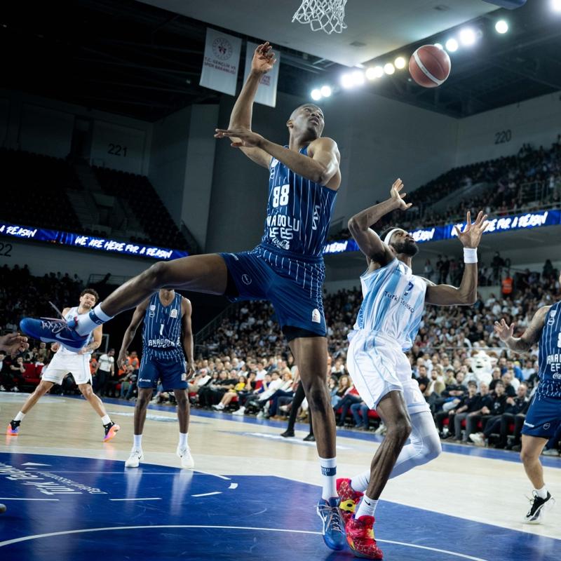MA� SONUCU: Anadolu Efes: 77 - T�rk Telekom: 70