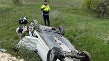 Erzincan'da devrilen otomobildeki 1'i bebek 3 ki�i yaraland�
