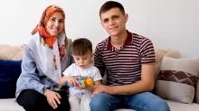 Bakan Kurum payla�t�! Depremzede ailenin bayram mutlulu�u