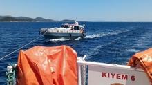 Bodrum'da s�r�klenen teknedeki 3 ki�i kurtar�ld�