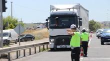 Tekirda�'da bayram trafi�i nedeniyle a��r tonajl� ara�lar i�in �stanbul y�n� k�s�tlamas�