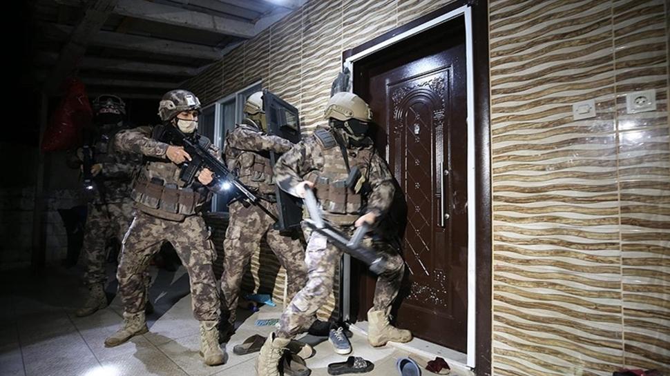 Antalya'da zehir tacirlerine darbe! 15 torbacı tutuklandı