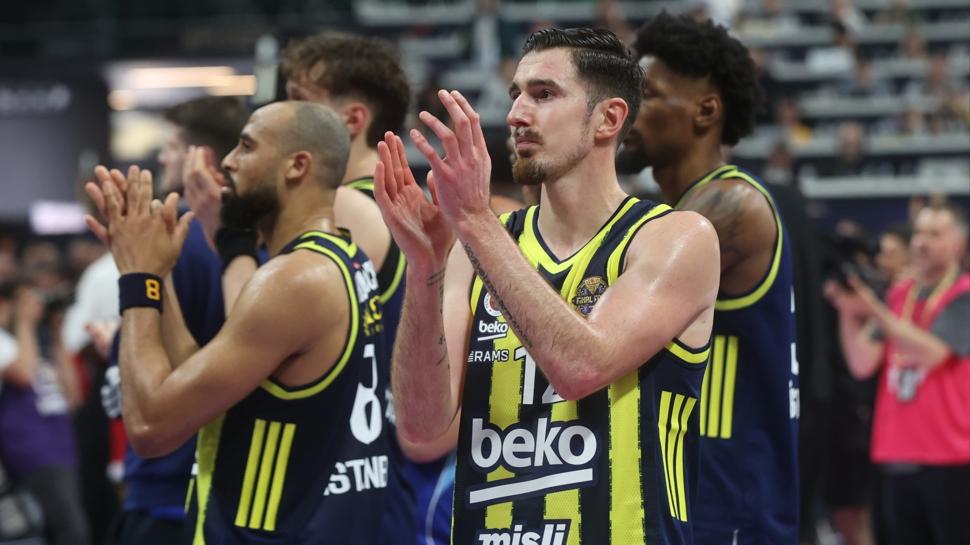 Fenerbahçe Beko, yarı finalde Anadolu Efes'i ağırlayacak