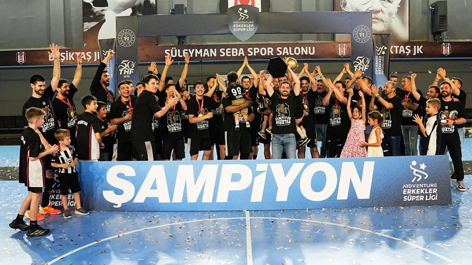 Hentbolda şampiyon Beşiktaş, kupasına kavuştu
