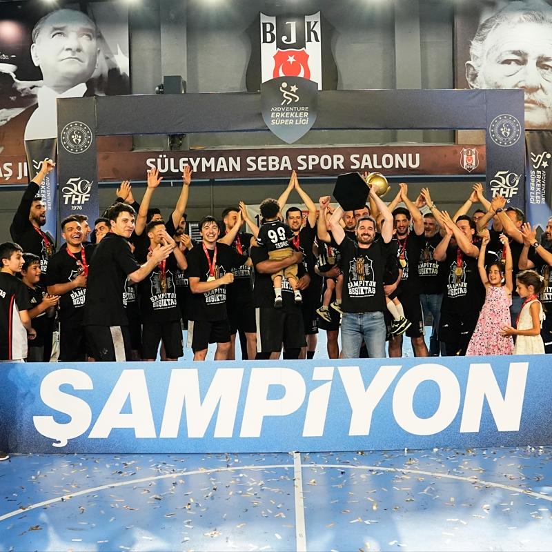 Hentbolda �ampiyon Be�ikta�, kupas�na kavu�tu