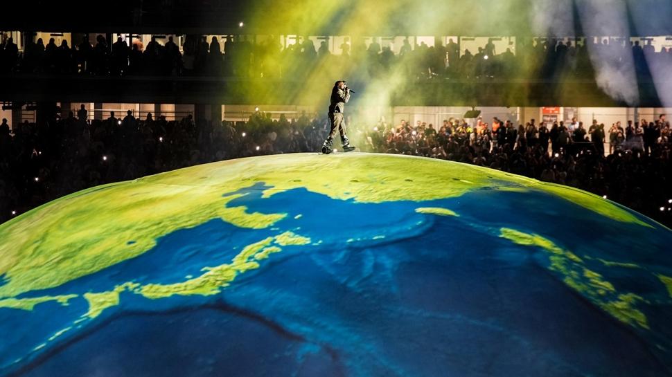 Kanye West ilk İstanbul konserini verdi! Yüzbinler akın etti