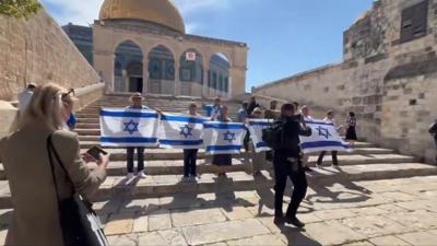 Mescid-i Aksa'da al�ak provokasyon: �srail bayra�� a��p mar� okudular