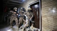 Antalya'da zehir tacirlerine darbe! 15 torbac� tutukland�