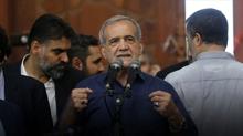 �ran'da istifa iddias�na yalanlama: ''Peze�kiyan g�revinin ba��nda''