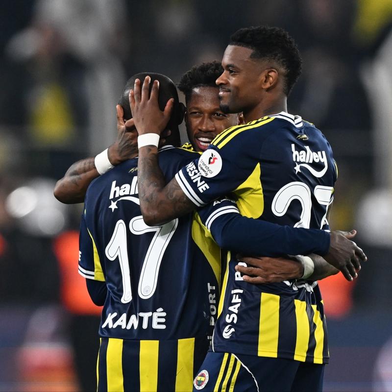 Fenerbah�e'nin y�ld�z�na talip ��kt�! Transferi duyurdular