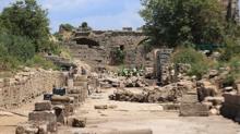 Antalya'da tarihi ke�if: Antik cadde ortaya ��kar�ld�