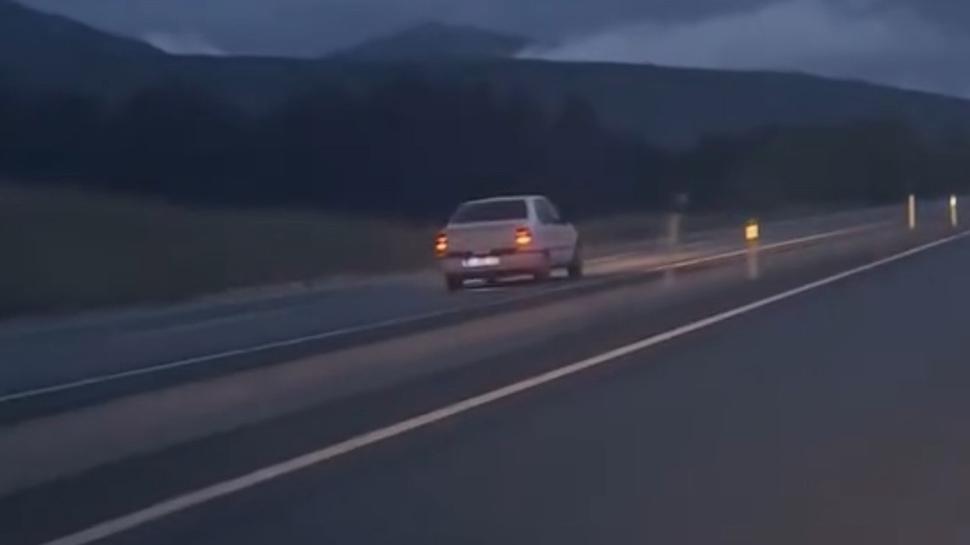 Ters yönde kilometrelerce ilerledi! Tır ile kafa kafaya çarpışmaktan son anda kurtuldu