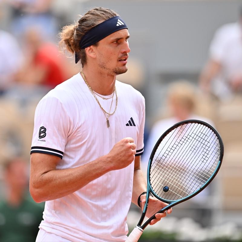 Zverev ve Andreeva, Fransa'da �eyrek finale y�kseldi
