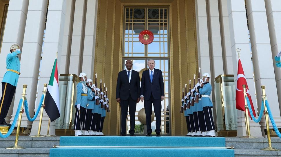 Başkan Erdoğan, Abdulfettah el-Burhan ile görüştü