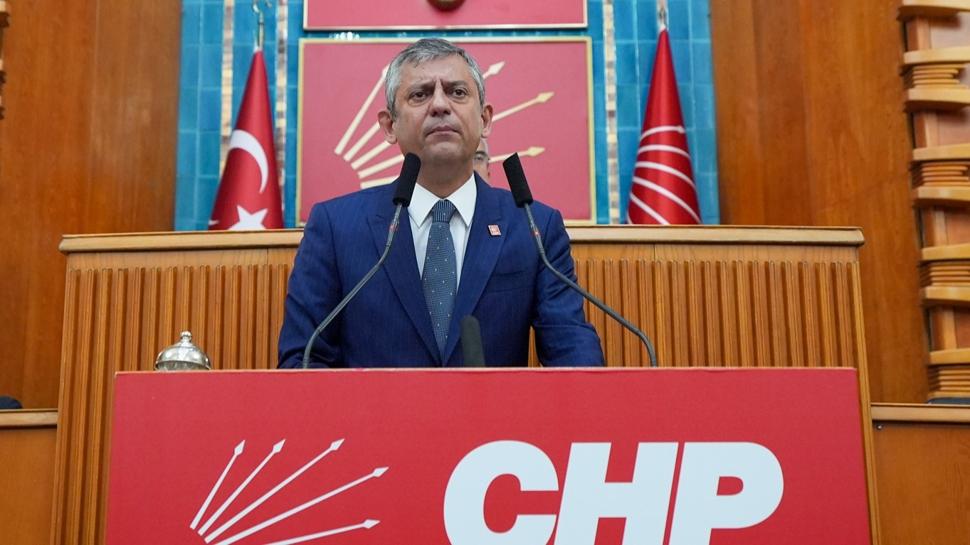 CHP'de grup toplant�s� krizi: Salonda �hain Kemal� sesleri