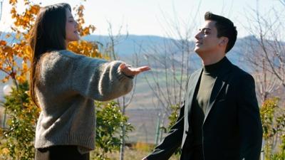 Uzak �ehir'de ayr�l�k! Atakan �zkaya'dan dikkat �eken payla��m